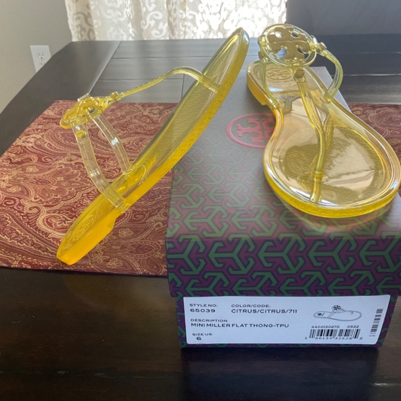 Tory Burch Mini Miller citrus Thong  Sandals, size 6, BNIB, htf color. Must have - Picture 2 of 4